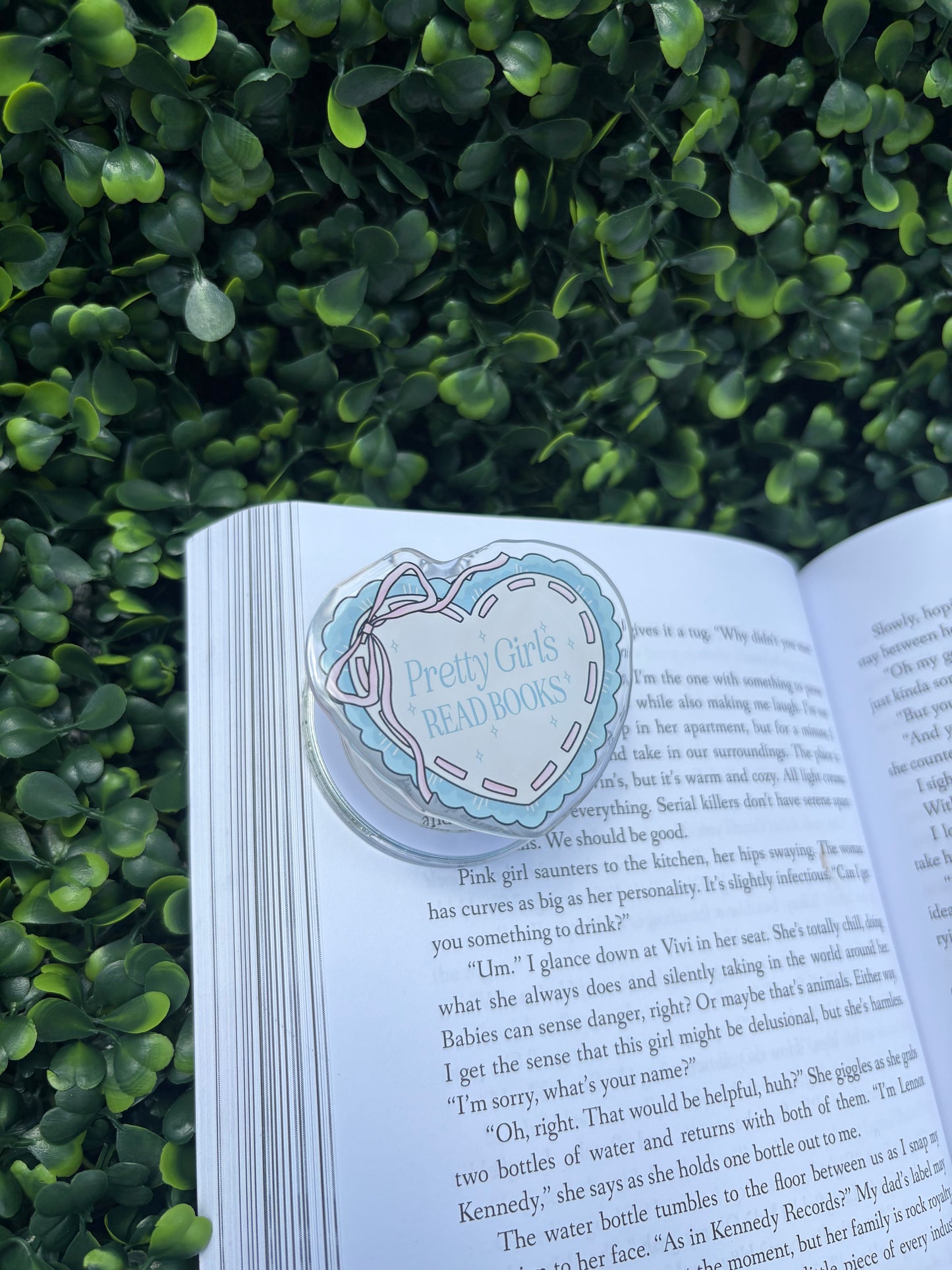 Pretty Girls Read