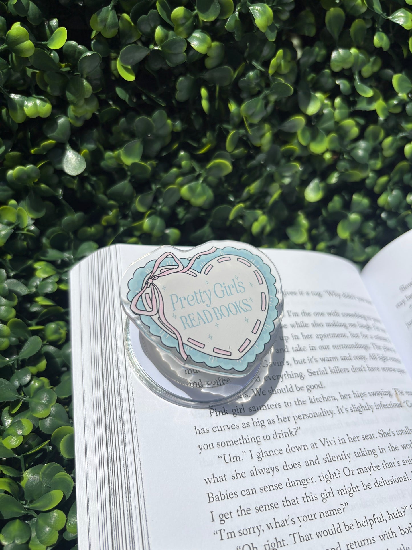 Pretty Girls Read